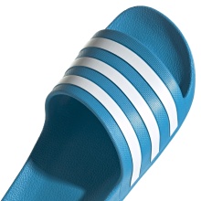 adidas Adilette Aqua 3-Streifen (Cloudfoam Fußbett, vorgeformter EVA-Riemen) solarblau Badeschuhe
